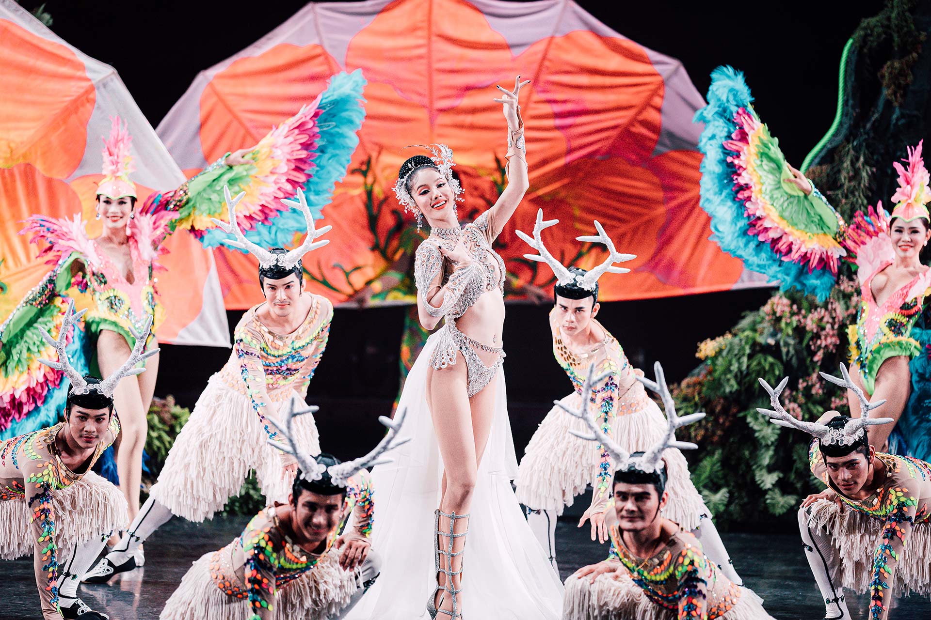 Simon Cabaret: Dance and show