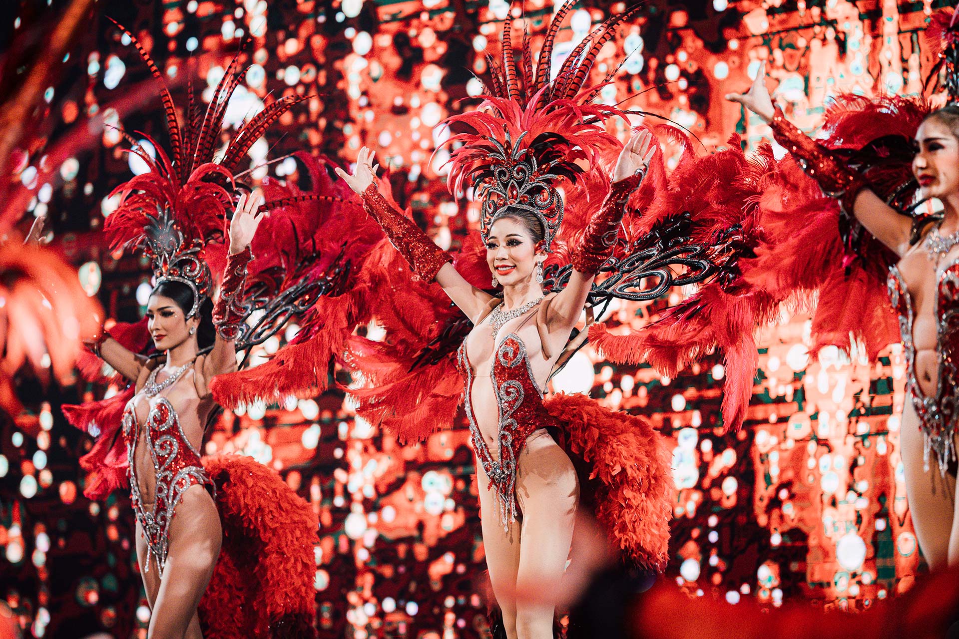 Simon Cabaret: Dance and show